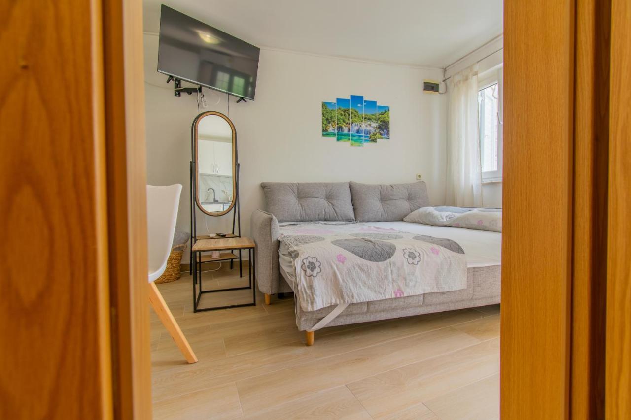Studio Apartman Monika 호텔 바스카보다 외부 사진